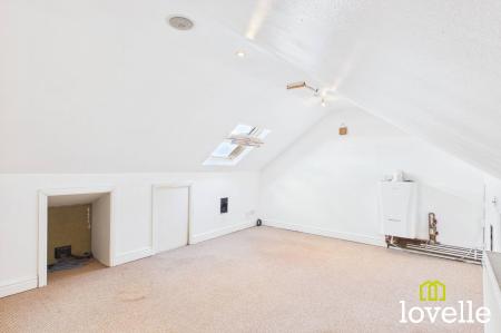 2 bedroom Semi-detached house for sale in Ocean Boulevard, Hull, HU9