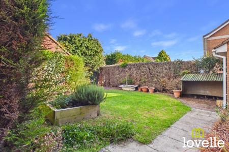 2 bedroom Semi-detached house for sale in Ocean Boulevard, Hull, HU9