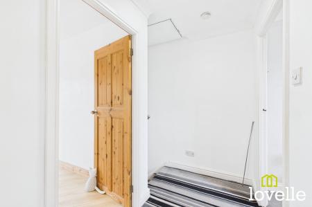 2 bedroom Semi-detached house for sale in Ocean Boulevard, Hull, HU9
