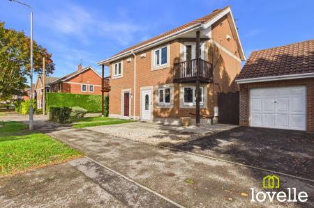 2 bedroom Semi-detached house for sale in Ocean Boulevard, Hull, HU9