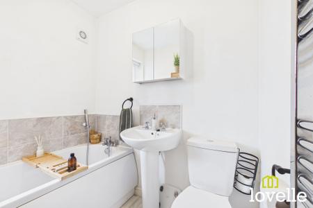 3 bedroom Detached house for sale in Mason Avenue, Hull, HU6