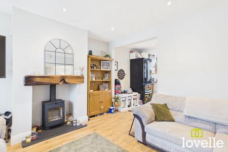 2 bedroom End of terrace house for sale in National Avenue, Hull, HU5
