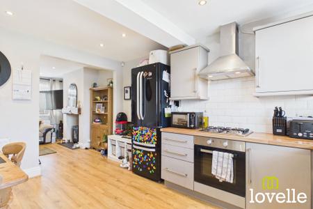 2 bedroom End of terrace house for sale in National Avenue, Hull, HU5