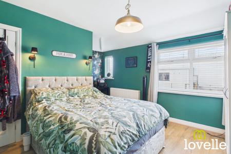2 bedroom End of terrace house for sale in National Avenue, Hull, HU5