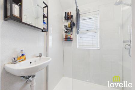 2 bedroom End of terrace house for sale in National Avenue, Hull, HU5