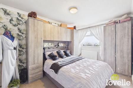 3 bedroom Terraced House for sale in Frampton Close, Bransholme, HU7