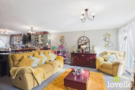 3 bedroom Terraced House for sale in Frampton Close, Bransholme, HU7
