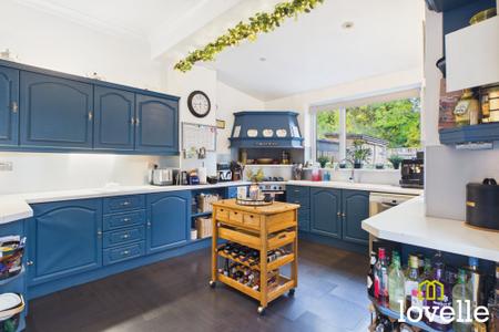 4 bedroom Property for sale in Hamlyn Avenue, Hull, HU4