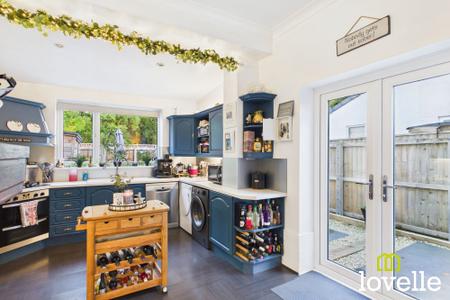 4 bedroom Property for sale in Hamlyn Avenue, Hull, HU4