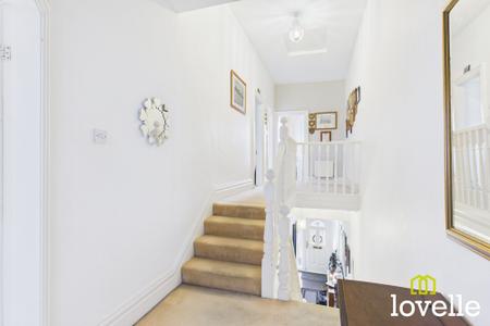 4 bedroom Property for sale in Hamlyn Avenue, Hull, HU4