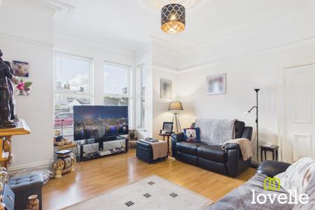 4 bedroom Property for sale in Hamlyn Avenue, Hull, HU4