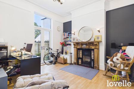 4 bedroom Property for sale in Hamlyn Avenue, Hull, HU4