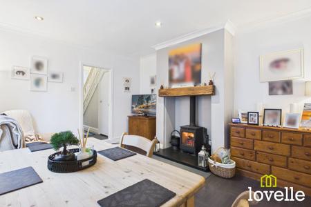4 bedroom Property for sale in Hamlyn Avenue, Hull, HU4