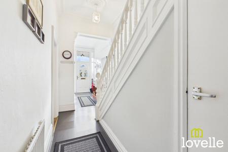 4 bedroom Property for sale in Hamlyn Avenue, Hull, HU4