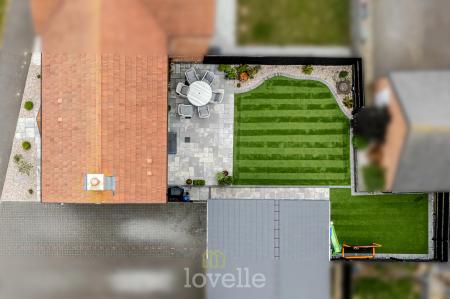 3 bedroom Semi-detached house for sale in Alder Avenue, Humberston, DN36