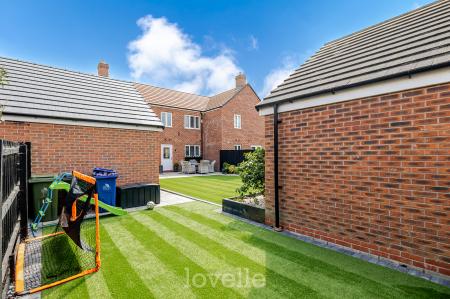 3 bedroom Semi-detached house for sale in Alder Avenue, Humberston, DN36