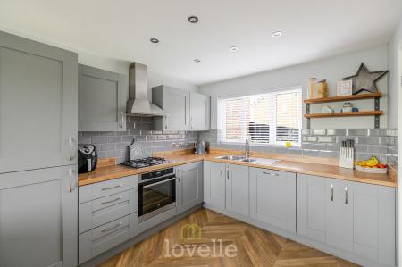 3 bedroom Semi-detached house for sale in Alder Avenue, Humberston, DN36