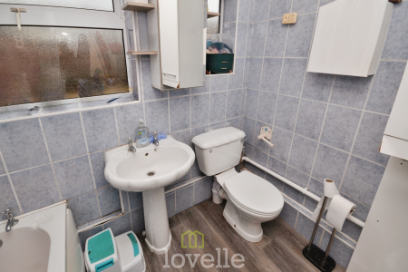 3 bedroom Terraced House for sale in Barcroft Street, Cleethorpes, DN35