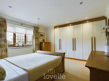 4 bedroom Detached house for sale in Cheltenham Way, Cleethorpes, DN35