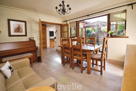 4 bedroom Detached house for sale in Cheltenham Way, Cleethorpes, DN35