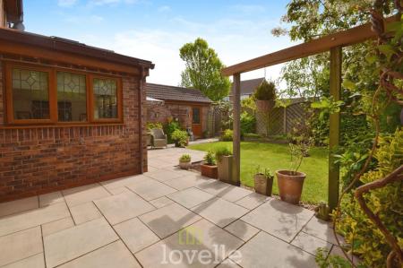 4 bedroom Detached house for sale in Cheltenham Way, Cleethorpes, DN35