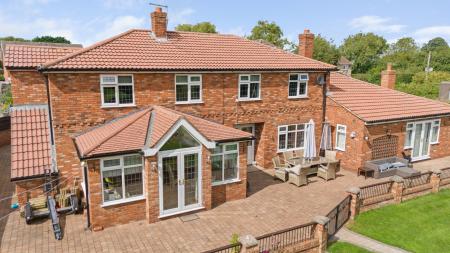 5 bedroom Detached house for sale in Church Lane, Tetney, DN36