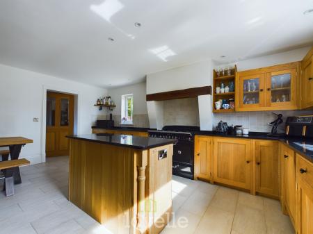 4 bedroom Detached house for sale in Church Lane, Tetney, DN36