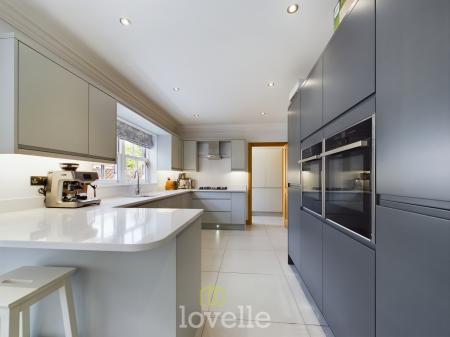 5 bedroom Detached house for sale in Church View, Tetney, DN36