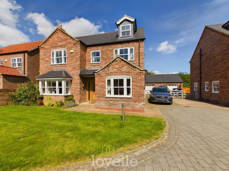 5 bedroom Detached house for sale in Church View, Tetney, DN36