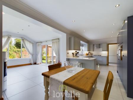 5 bedroom Detached house for sale in Church View, Tetney, DN36