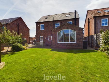 5 bedroom Detached house for sale in Church View, Tetney, DN36