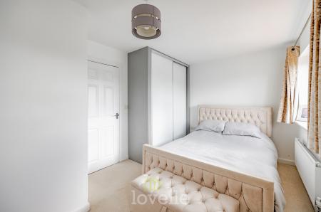 3 bedroom Semi-detached house for sale in Heathland Way, Humberston, DN36