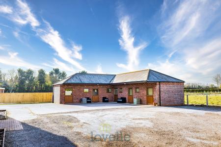 5 bedroom Detached house for sale in Humberston Road, Tetney, DN36