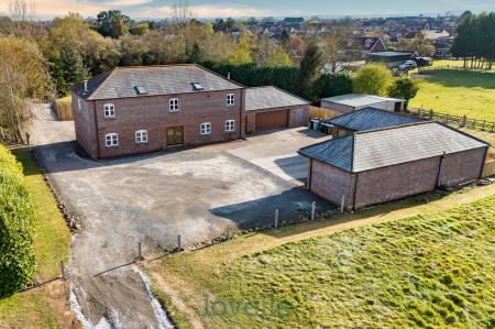 5 bedroom Detached house for sale in Humberston Road, Tetney, DN36