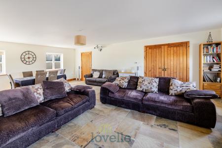 5 bedroom Detached house for sale in Humberston Road, Tetney, DN36