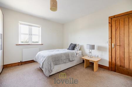 5 bedroom Detached house for sale in Humberston Road, Tetney, DN36