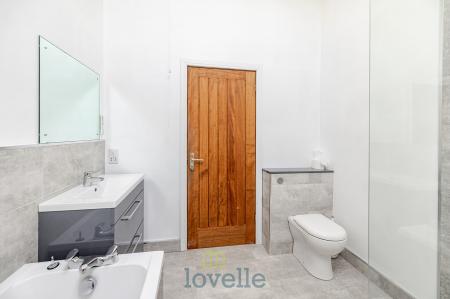 5 bedroom Detached house for sale in Humberston Road, Tetney, DN36