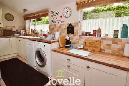 4 bedroom Detached house for sale in Ings Lane, North Cotes, DN36