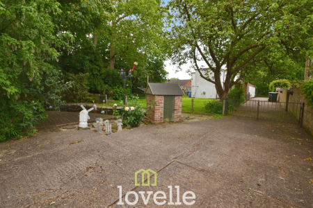 4 bedroom Detached house for sale in Ings Lane, North Cotes, DN36