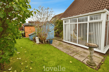 1 bedroom Semi-detached bungalow for sale in Meadow View, Cleethorpes, DN35