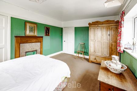 4 bedroom Detached house for sale in Queens Parade, Cleethorpes, DN35