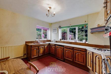 4 bedroom Detached house for sale in Queens Parade, Cleethorpes, DN35