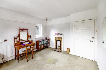 4 bedroom Detached house for sale in Queens Parade, Cleethorpes, DN35