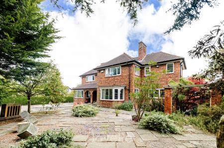 4 bedroom Detached house for sale in Queens Parade, Cleethorpes, DN35