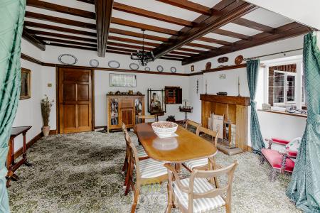 4 bedroom Detached house for sale in Queens Parade, Cleethorpes, DN35