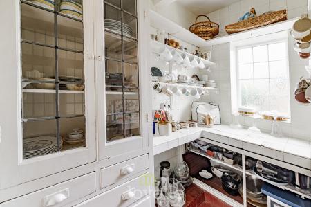 4 bedroom Detached house for sale in Queens Parade, Cleethorpes, DN35