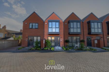 3 bedroom Town house for sale in Stable Mews, Cleethorpes, DN35