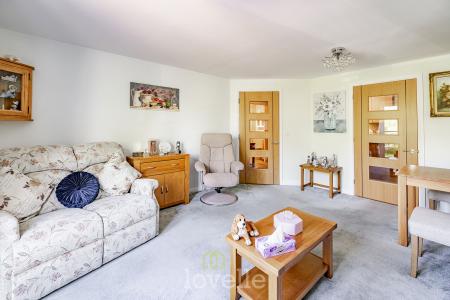 1 bedroom Apartment for sale in Taylors Avenue, Cleethorpes, DN35