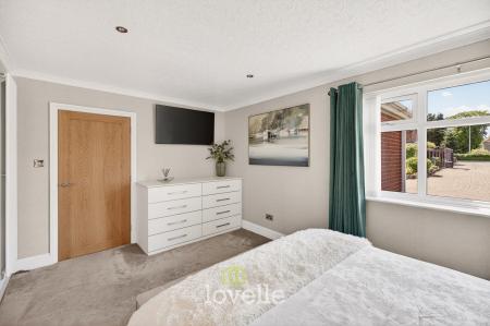 3 bedroom Bungalow for sale in Tetney Road, Humberston, DN36