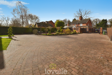 3 bedroom Bungalow for sale in Tetney Road, Humberston, DN36